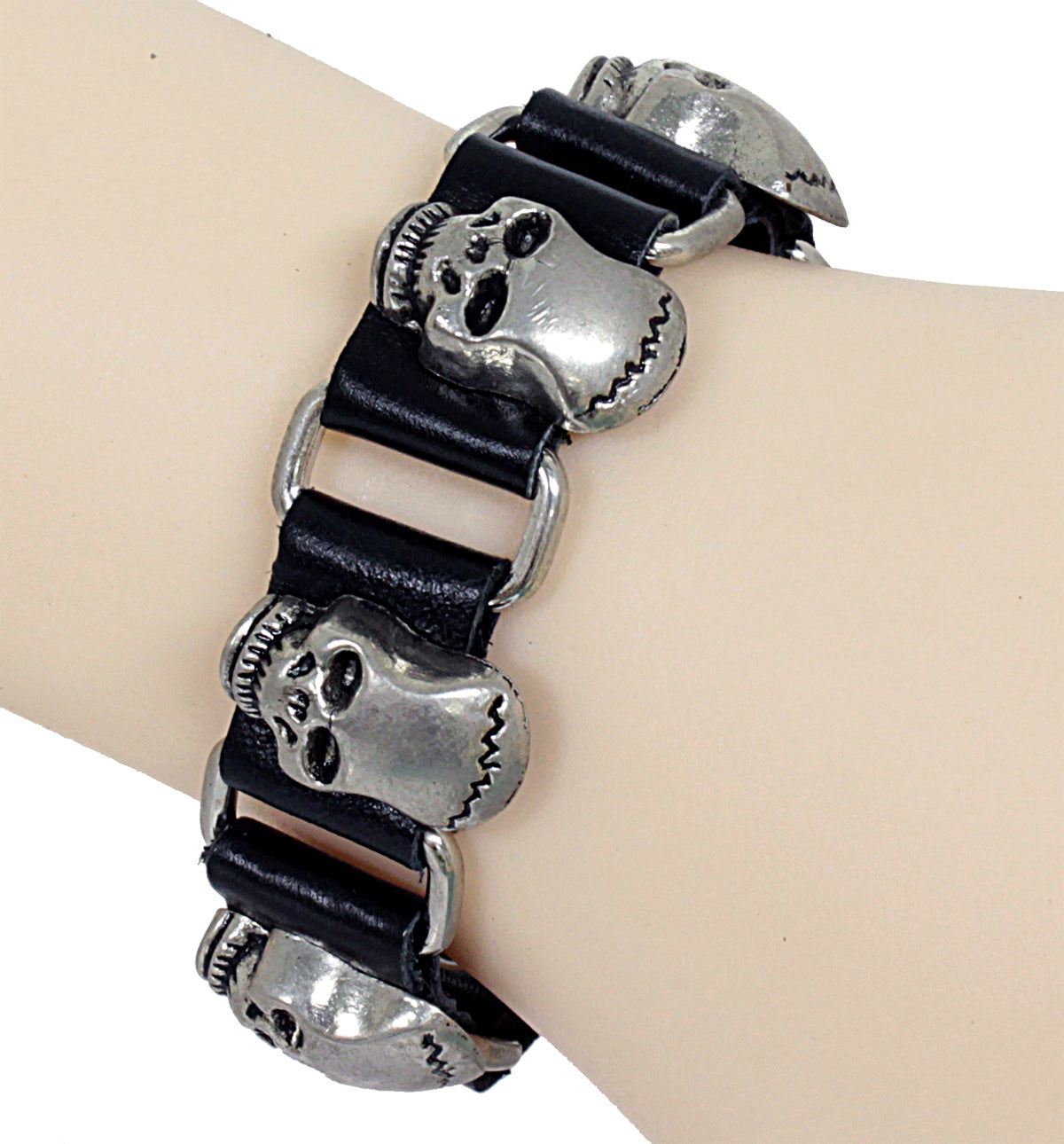 Armband - Leder in Schwarz - mit Frankenstein-Totenköpfen und Schnallenverschluß - Lederarmband